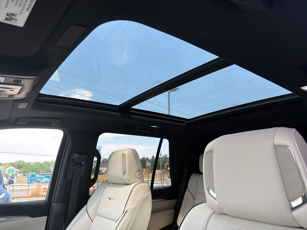 Used 2026 Cadillac Escalade Sport AWD/4WD image 11