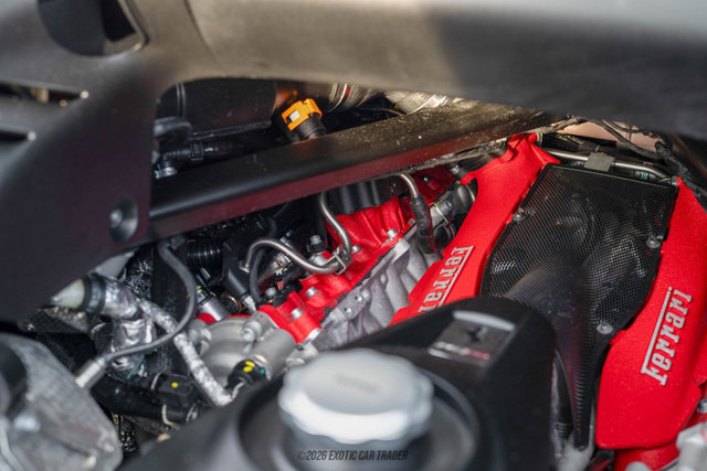 Used 2025 Ferrari SF90 Spider image 28