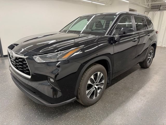 Certified 2025 Toyota Highlander XLE AWD/4WD image 5