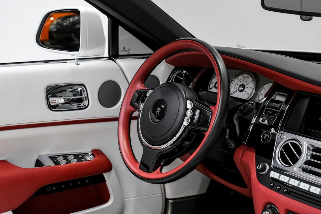 Used 2018 Rolls-Royce Dawn image 16