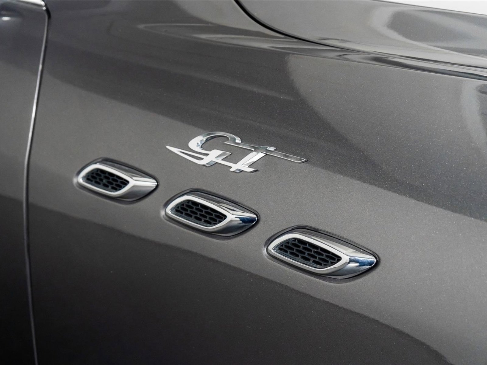 Used 2022 Maserati Levante GT image 18