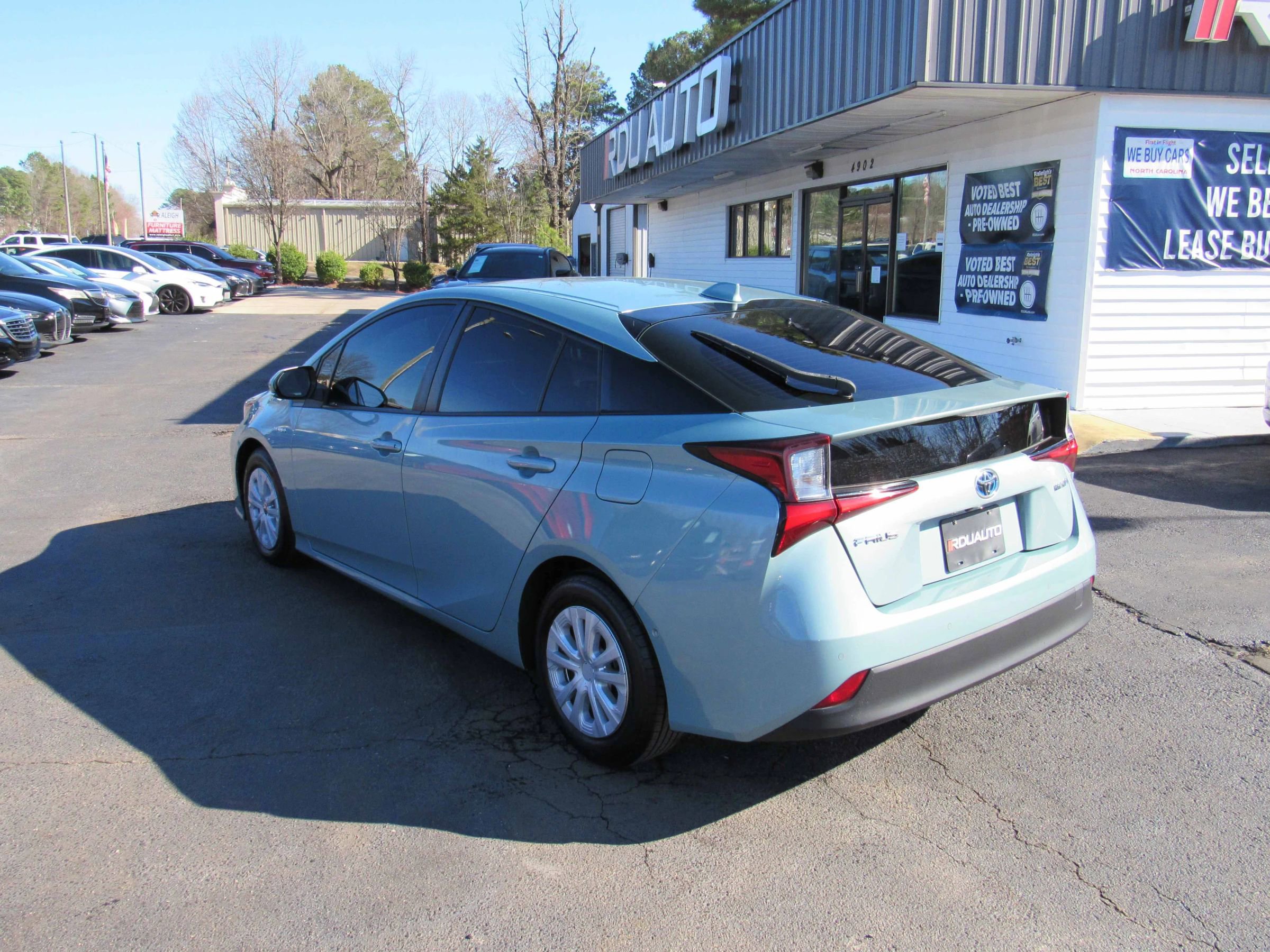 Used 2022 Toyota Prius LE image 8