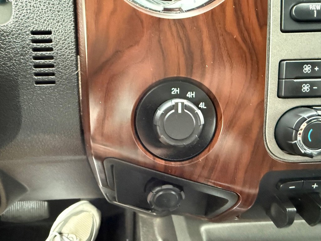 Used 2012 Ford F350 Lariat image 33