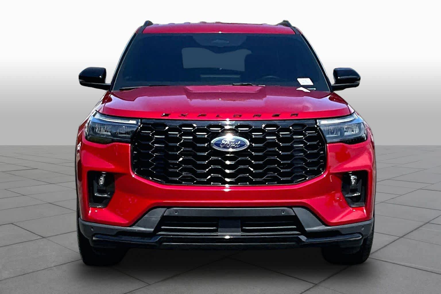 Certified 2025 Ford Explorer ST-Line w/ Premium Package RWD image 4
