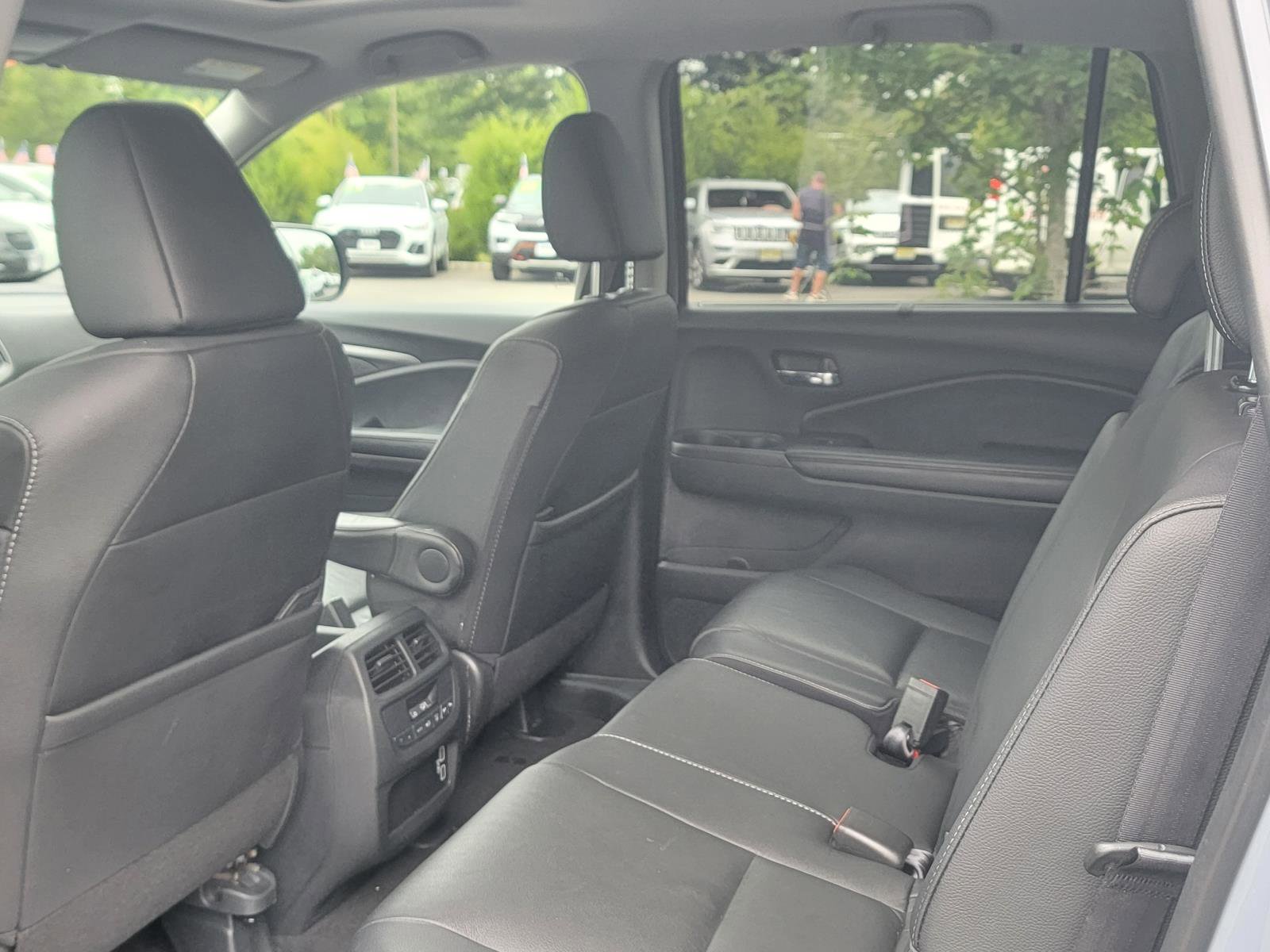 Used 2022 Honda Pilot Special Edition image 11