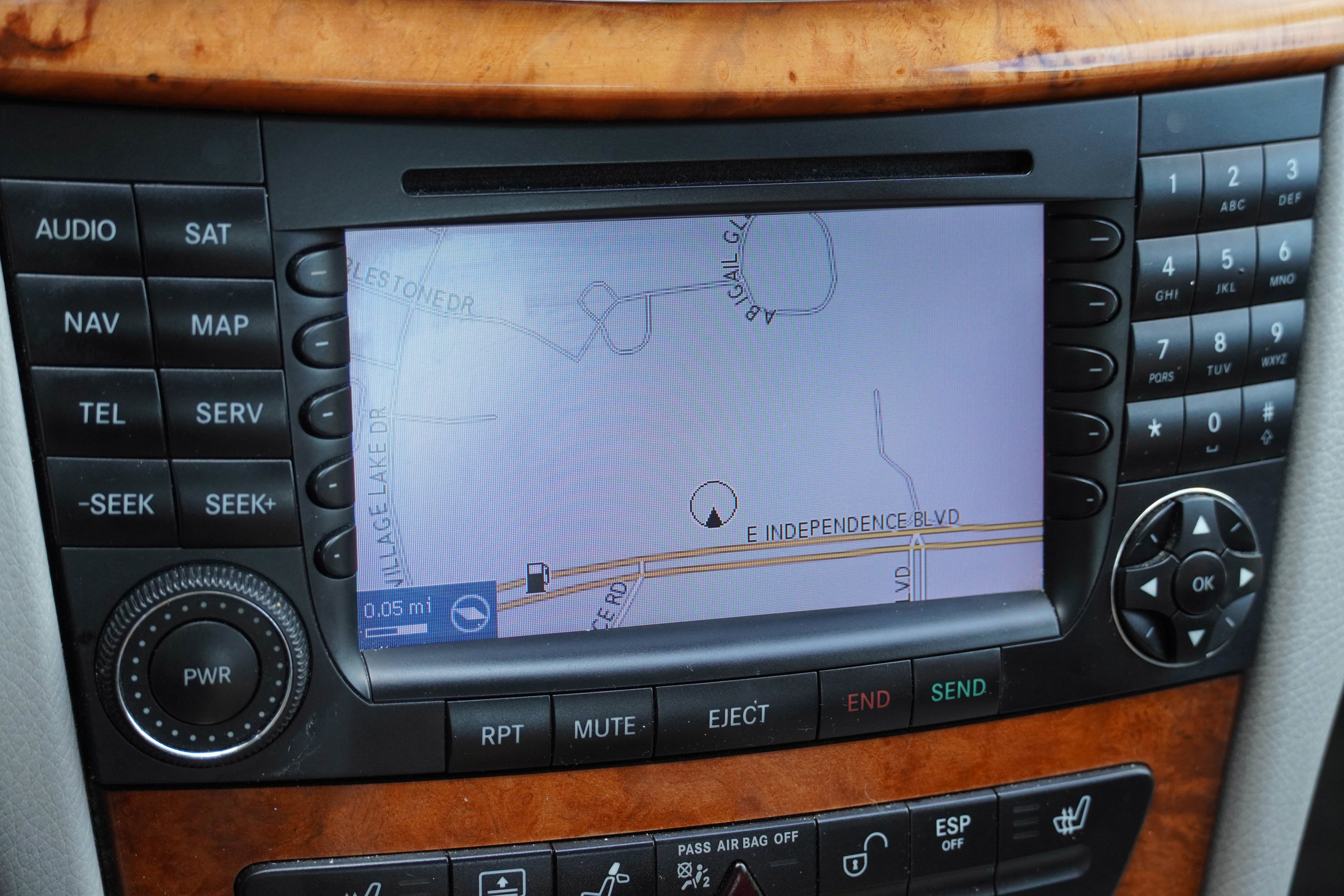 Used 2008 Mercedes-Benz E 350 4MATIC Sedan image 25