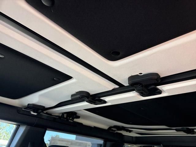 New 2025 Ford Bronco Badlands image 25