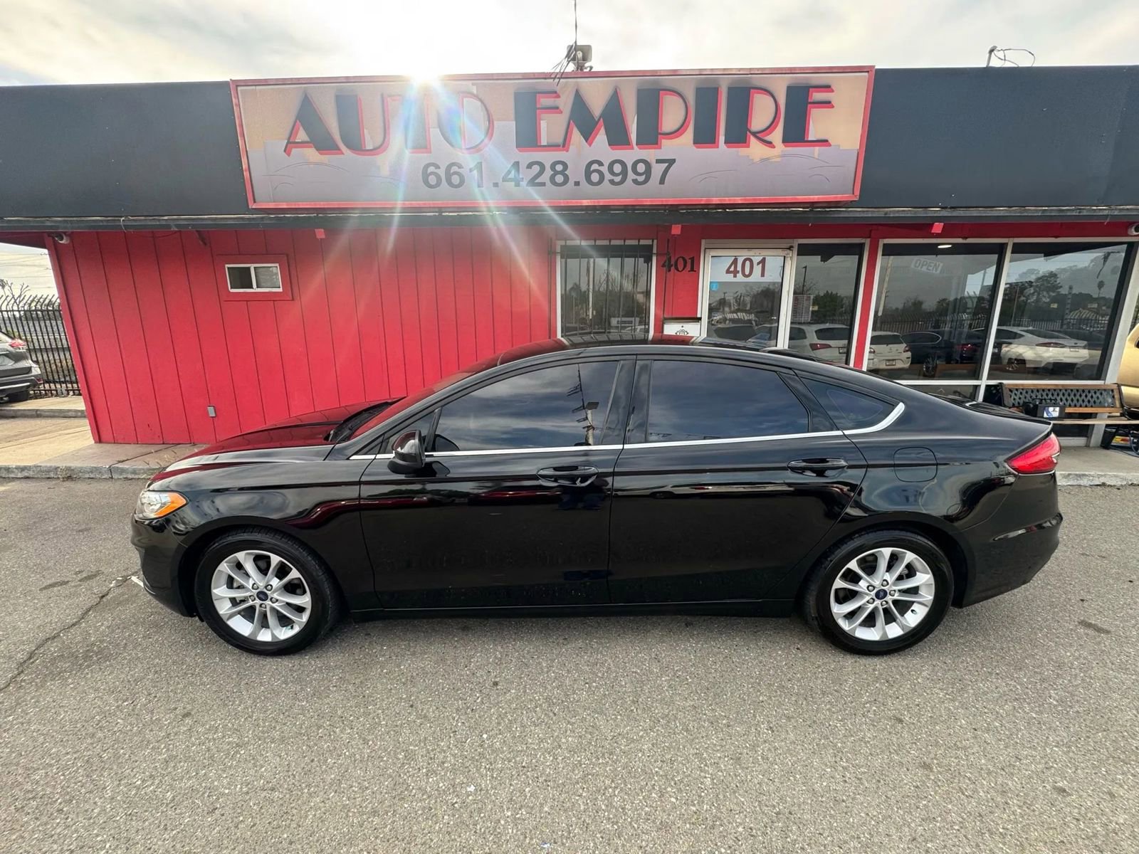 Used 2019 Ford Fusion SE image 1