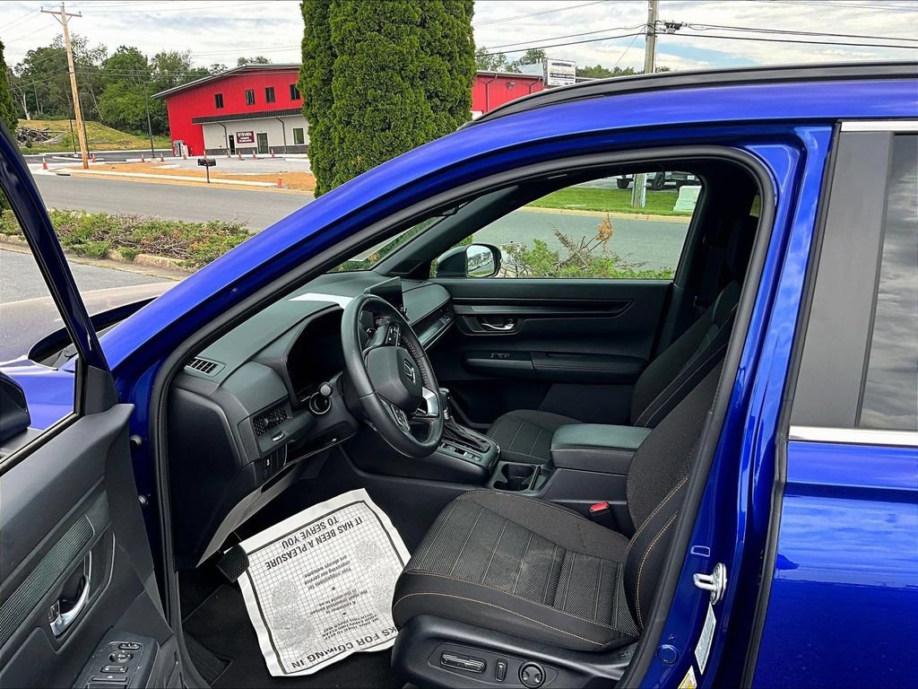 Used 2023 Honda CR-V Sport image 7
