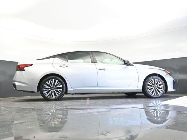 Used 2024 Nissan Altima 2.5 SV image 35
