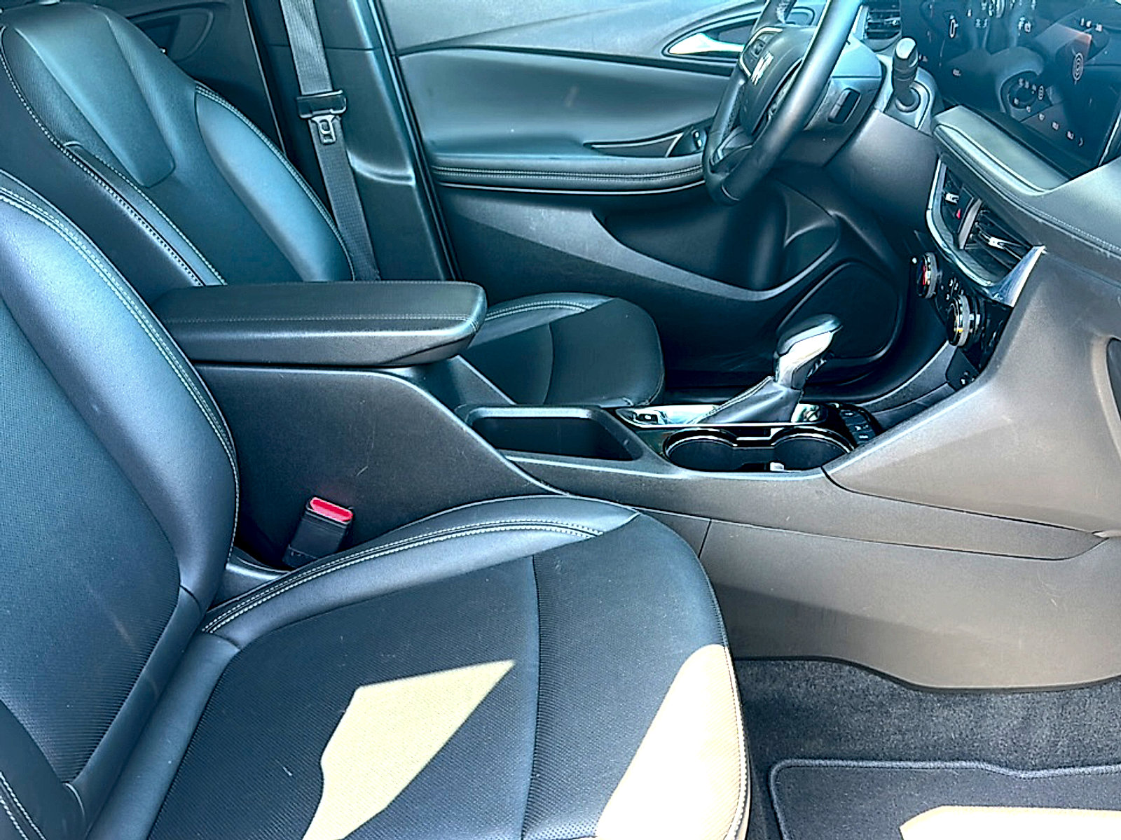 Used 2024 Buick Encore GX Sport Touring image 23