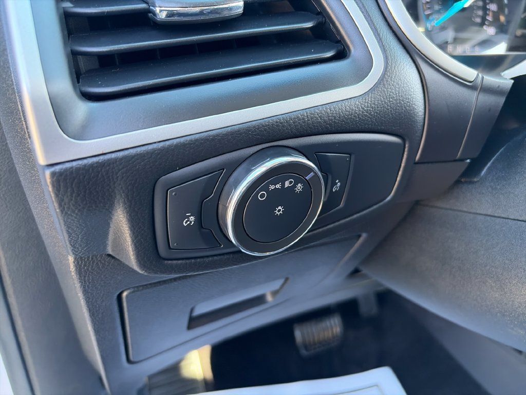 Used 2017 Ford Edge SEL w/ Equipment Group 201A AWD/4WD image 17