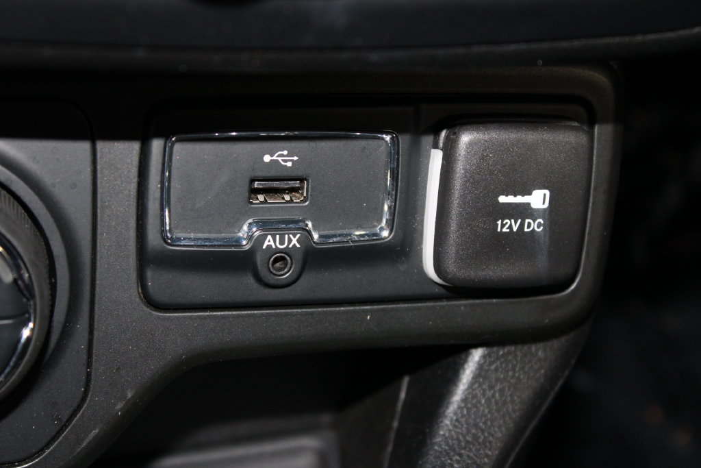Used 2018 Jeep Renegade Trailhawk AWD/4WD image 40