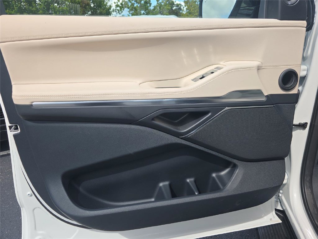 New 2027 Lincoln Navigator Premiere RWD image 14
