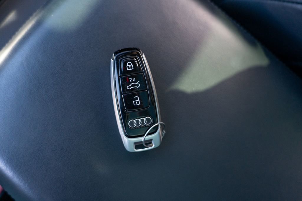 Used 2022 Audi RS Q8 w/ Carbon Optic Package image 32