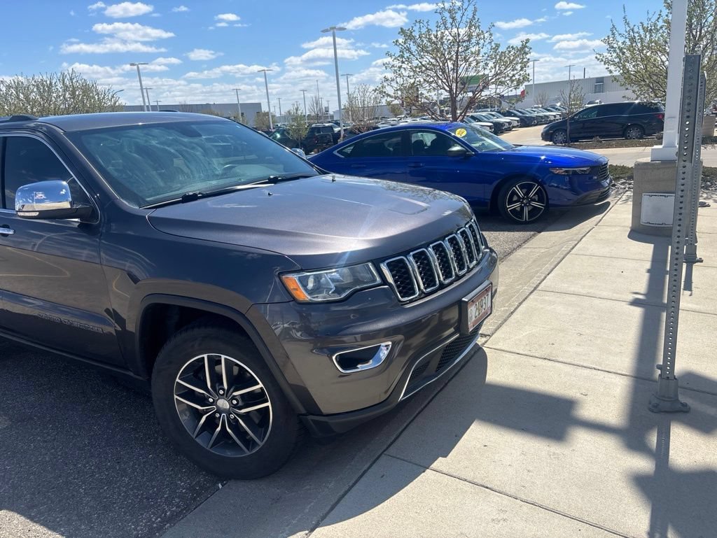 Used 2017 Jeep Grand Cherokee Limited AWD/4WD image 7