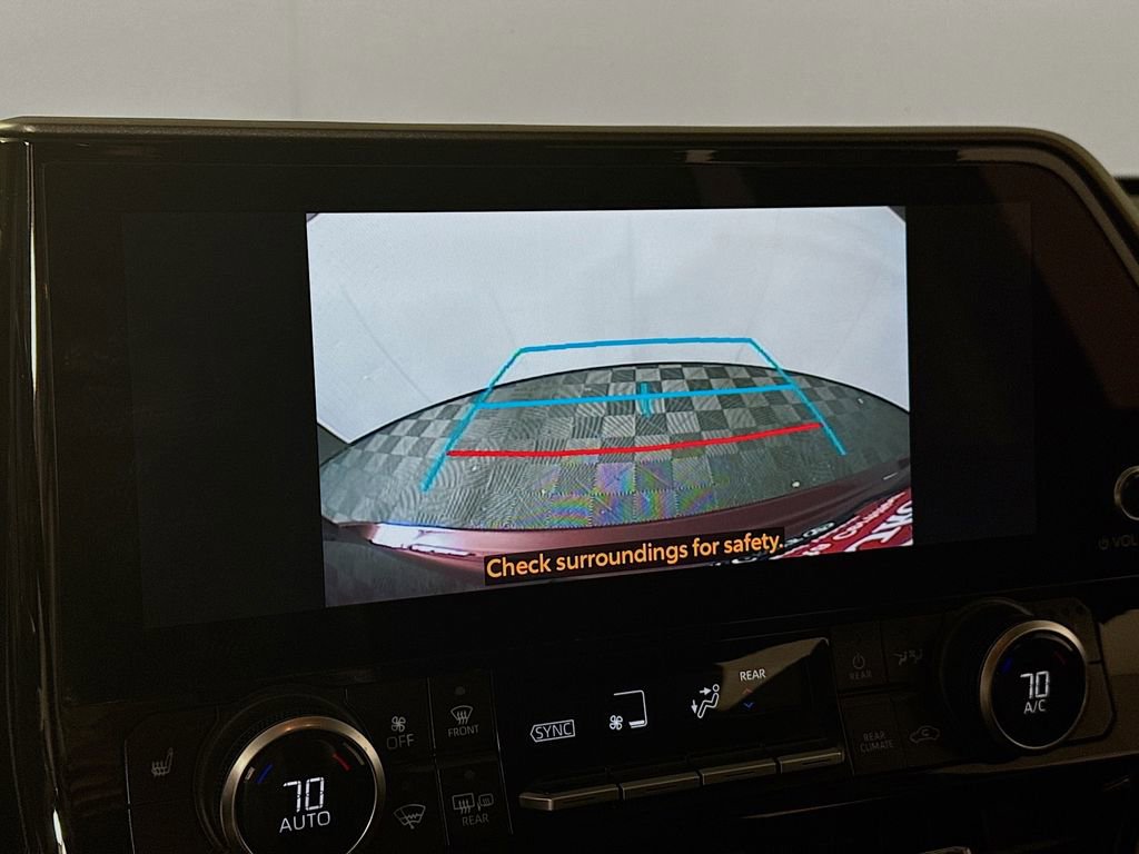 Certified 2025 Toyota Highlander XLE image 18