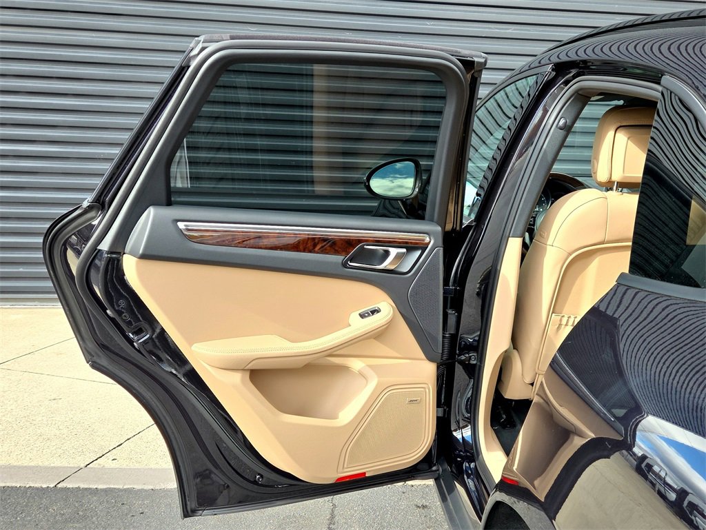 New 2026 Porsche Macan image 17