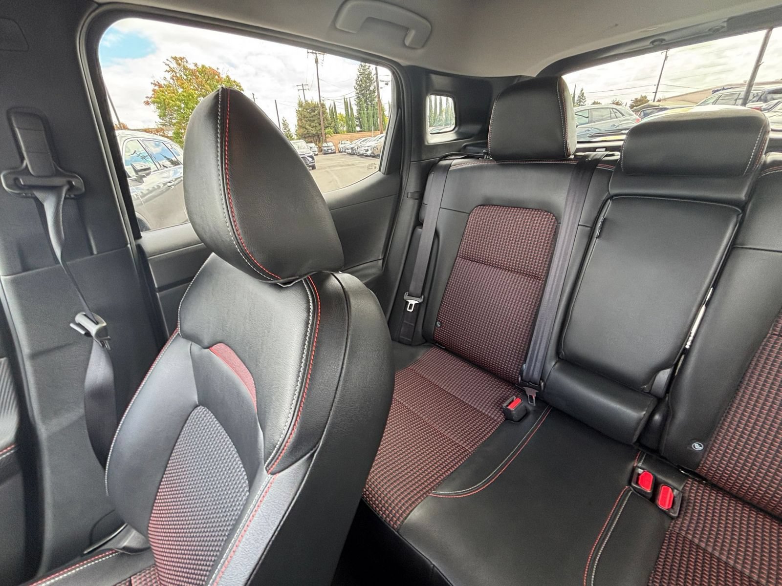 Used 2026 Nissan Kicks SR FWD image 37