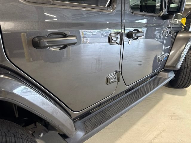 Used 2022 Jeep Wrangler Unlimited Sahara w/ Cold Weather Group AWD/4WD image 17