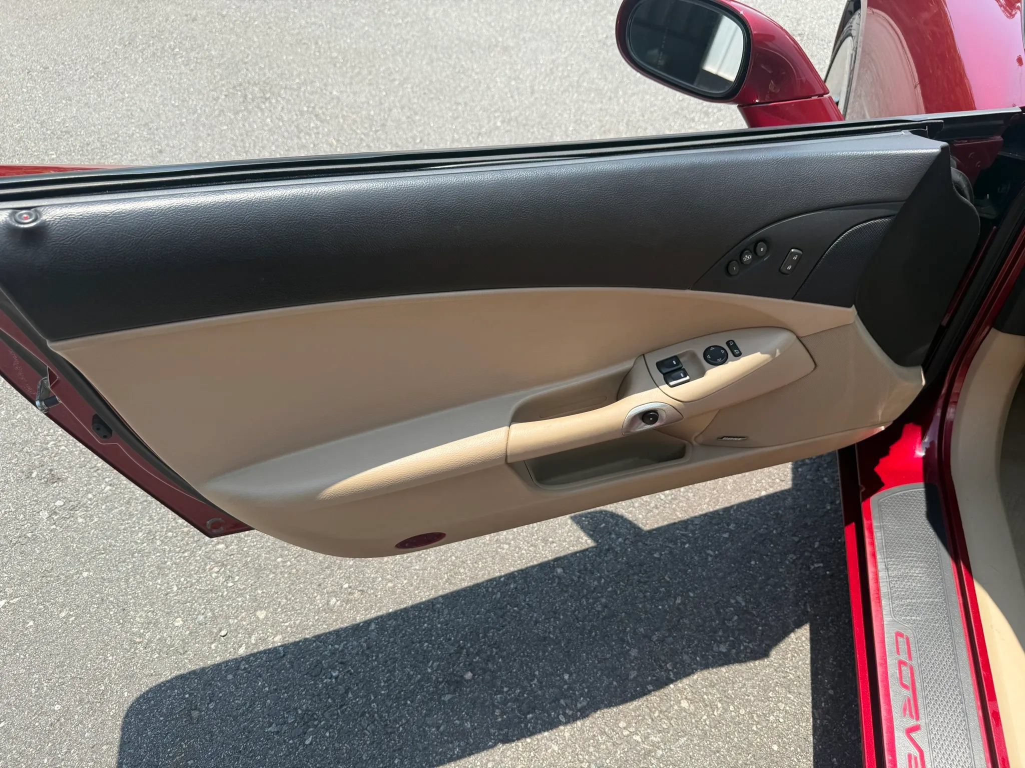 Used 2006 Chevrolet Corvette Convertible w/ Preferred Equipment Group RWD image 19