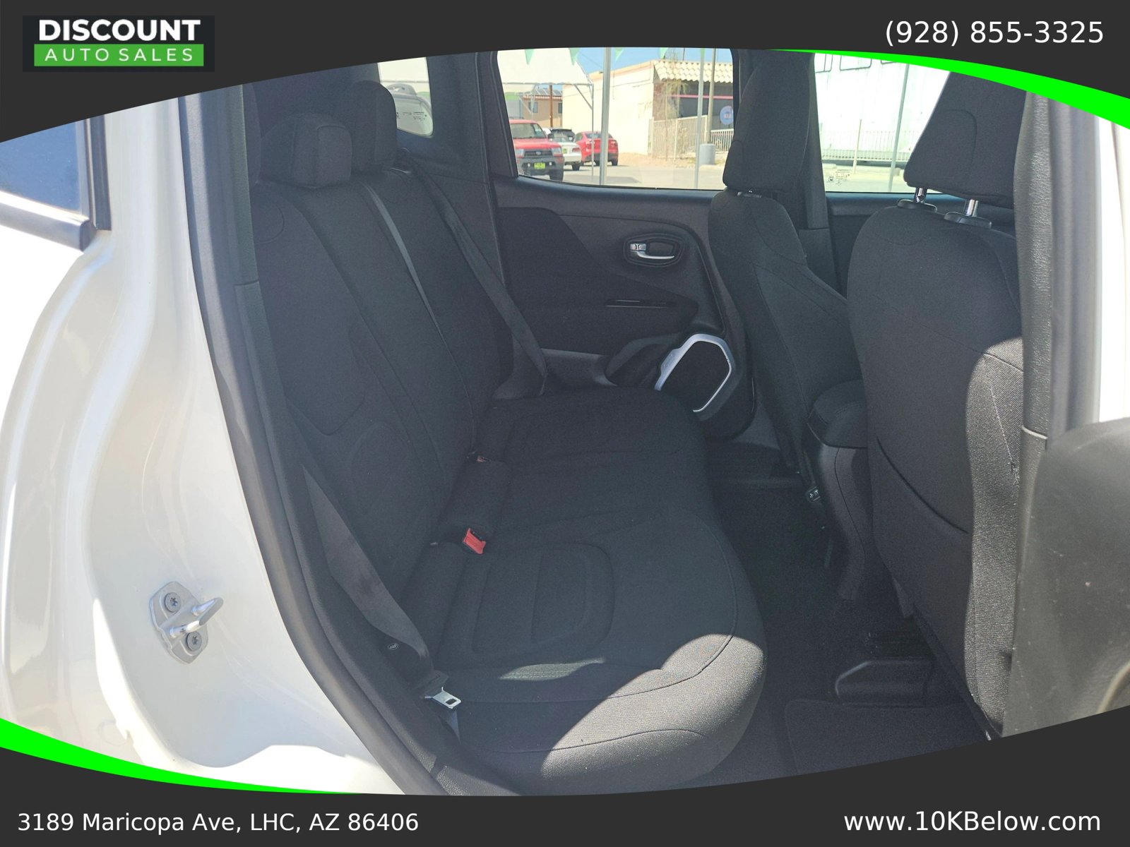 Used 2018 Jeep Renegade Latitude AWD/4WD image 10