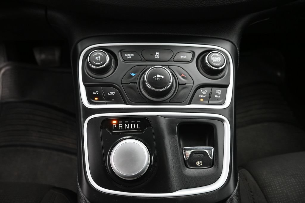 Used 2016 Chrysler 200 Limited w/ Anniversary Edition FWD image 20