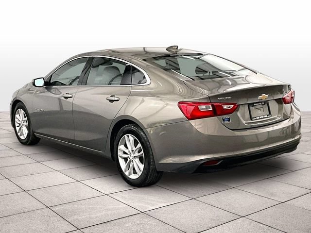 Used 2017 Chevrolet Malibu LT w/ Leather Package FWD image 10