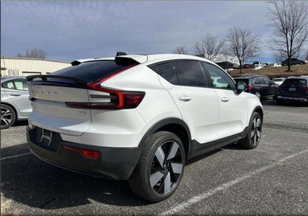 Used 2023 Volvo C40 P8 Recharge Ultimate image 3