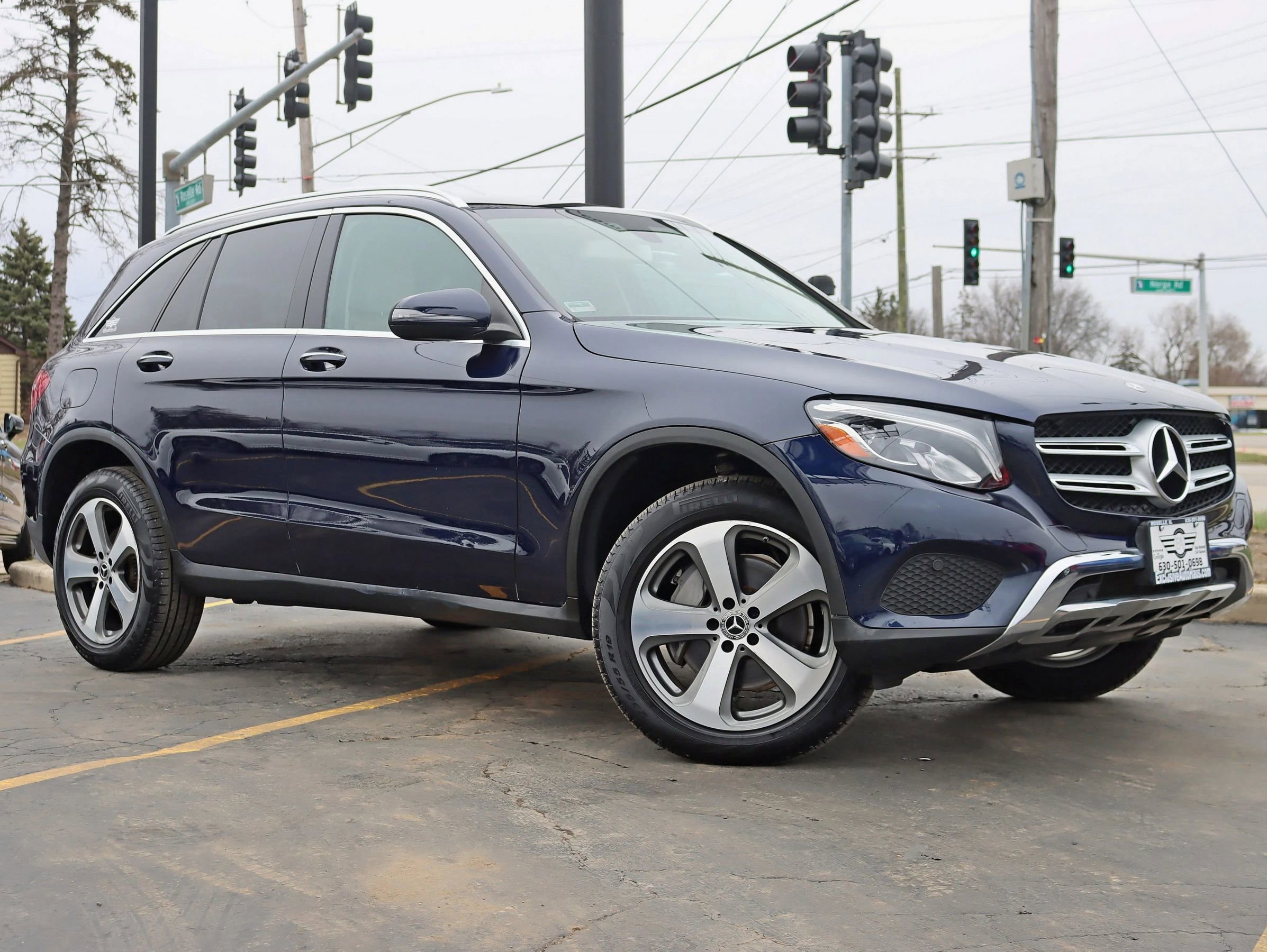 Used 2019 Mercedes-Benz GLC 300 GLC 300 4MATIC Sport Utility 4 image 2