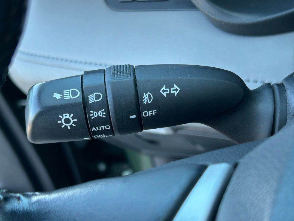 Used 2023 Toyota Highlander XLE FWD image 24
