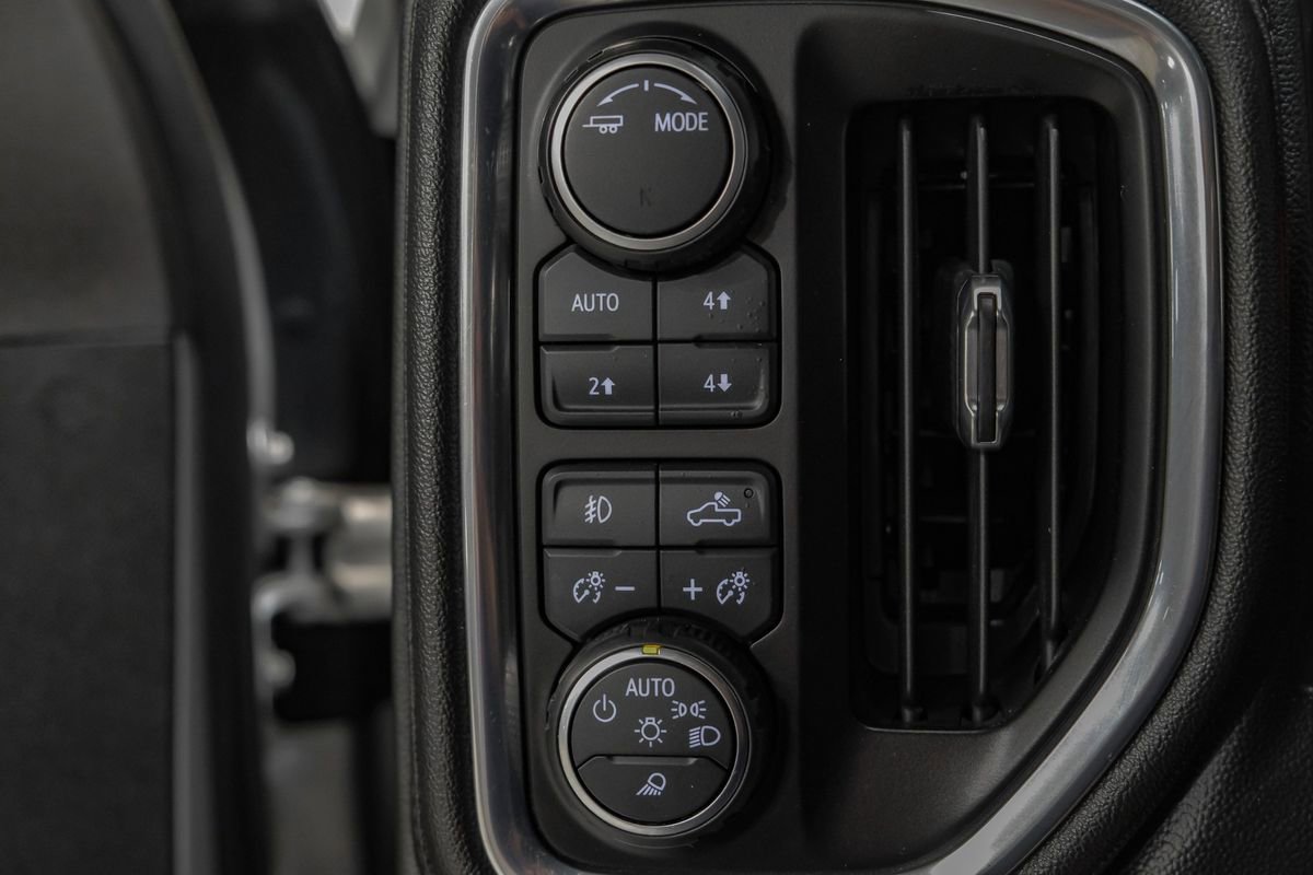 Used 2021 Chevrolet Silverado 3500 High Country w/ Snow Plow Prep/Camper Package image 29