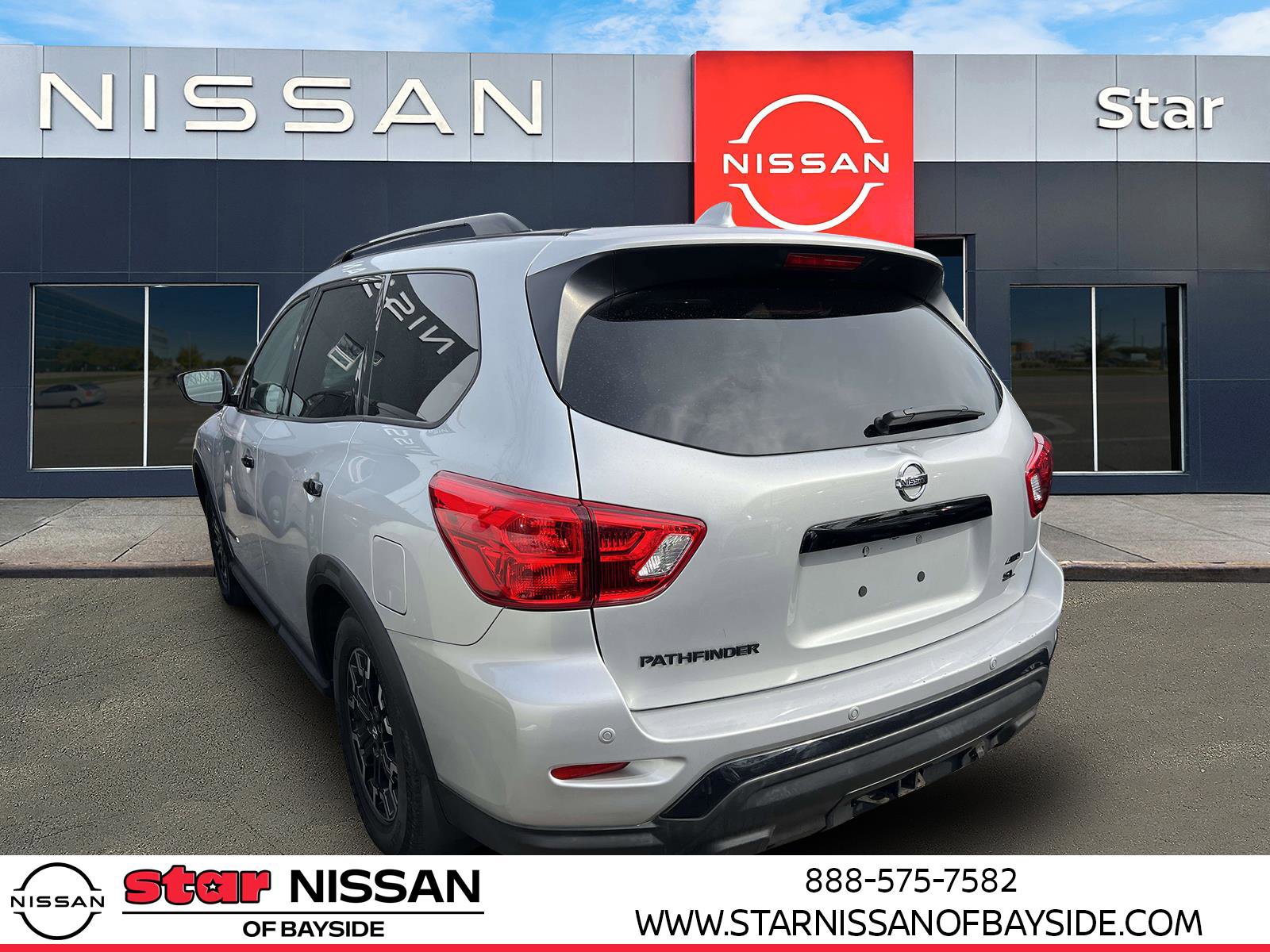 Used 2020 Nissan Pathfinder SL image 4