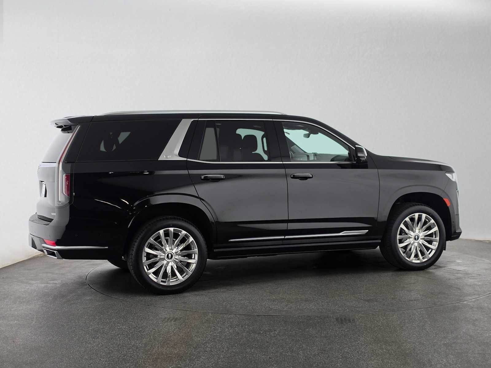 Used 2024 Cadillac Escalade Premium Luxury w/ Performance Package AWD/4WD image 2