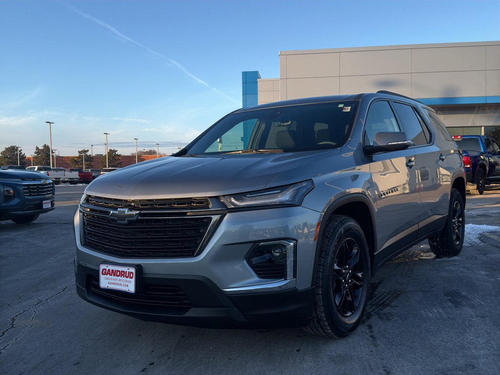 Used 2023 Chevrolet Traverse LT w/ Midnight/Sport Edition image 2