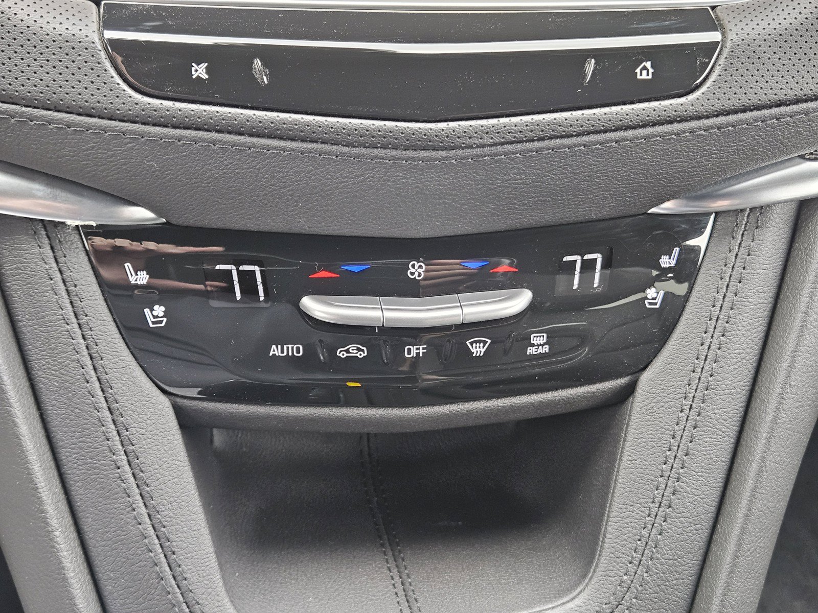 New 2026 Cadillac XT5 Sportv w/ LPO, Onyx Lite Package AWD/4WD image 14