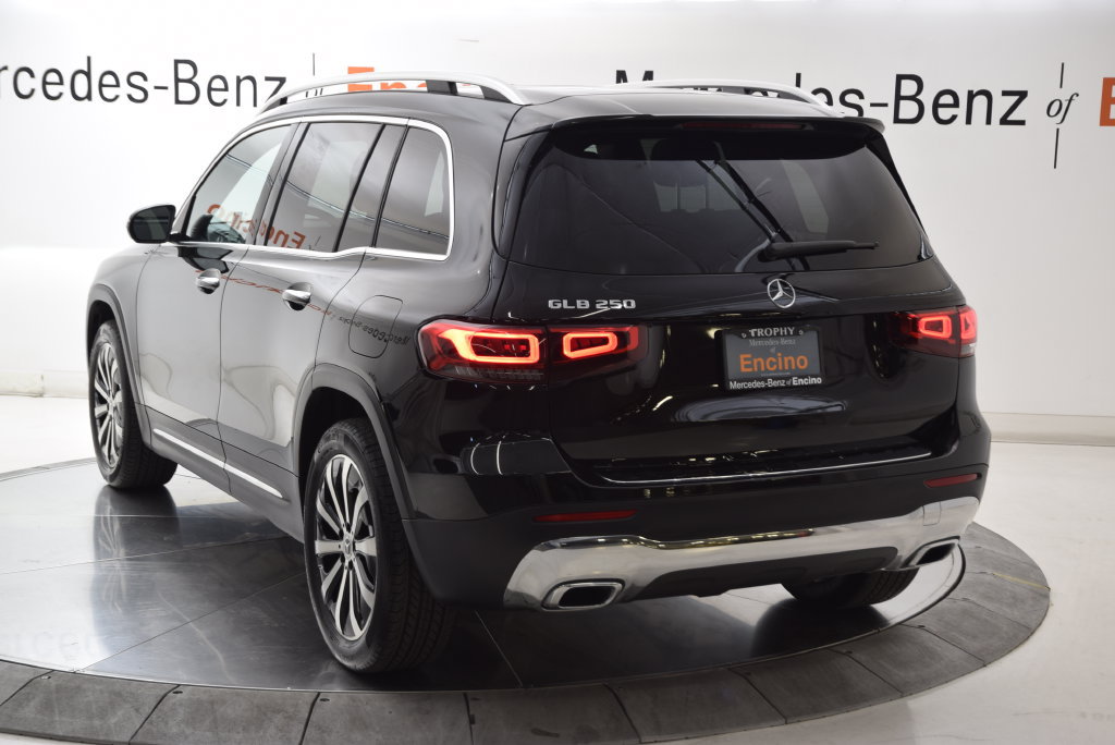 Used 2023 Mercedes-Benz GLB 250 image 4
