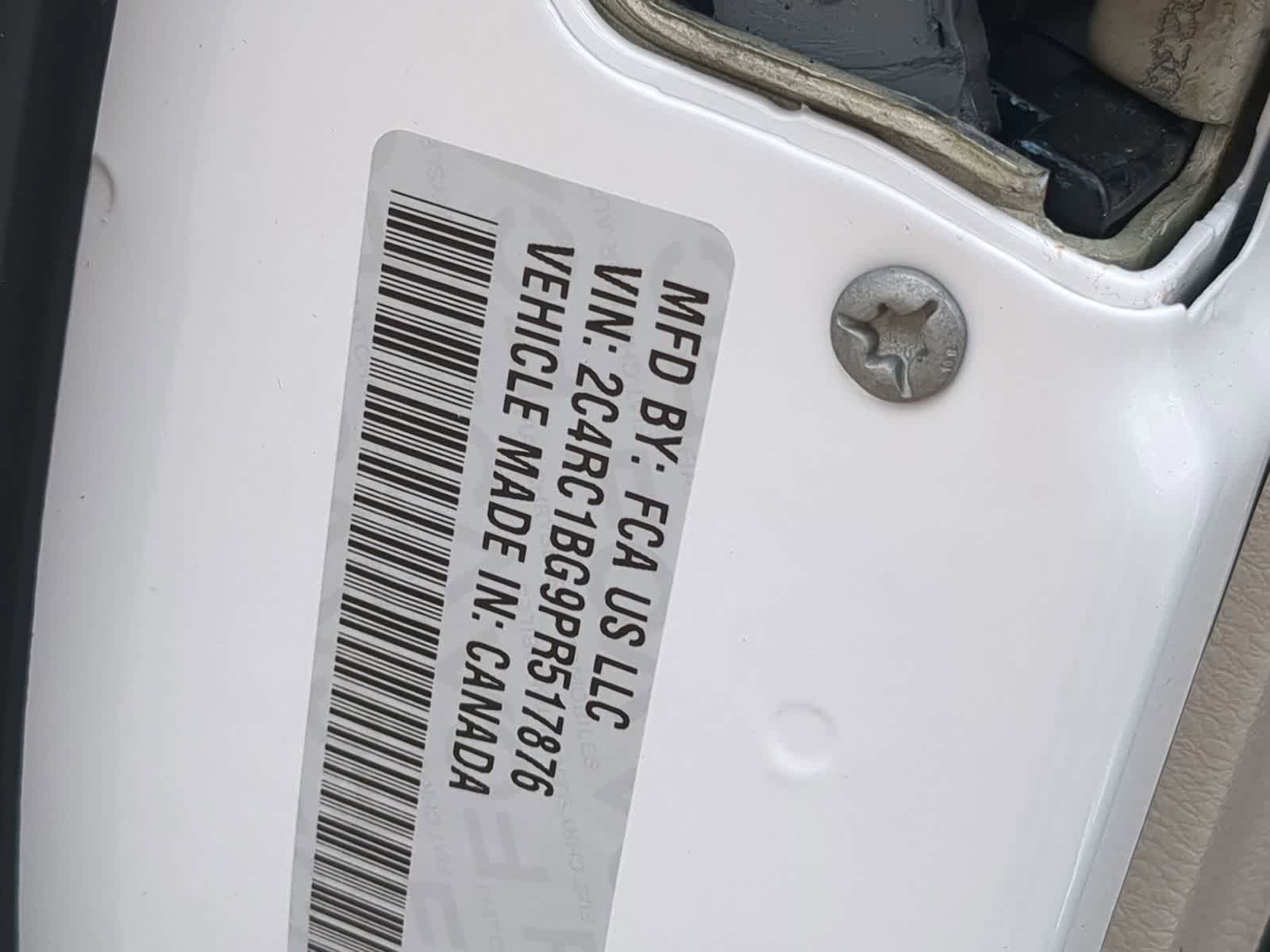 Used 2023 Chrysler Pacifica Touring-L FWD image 34