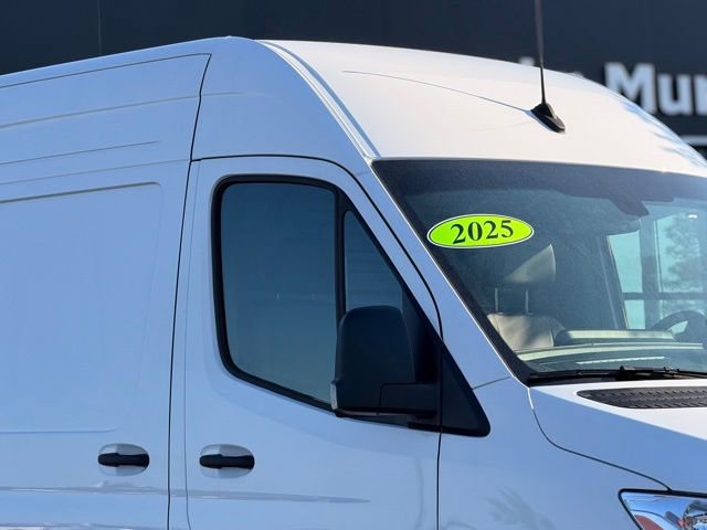 Used 2025 Mercedes-Benz Sprinter 2500 image 2