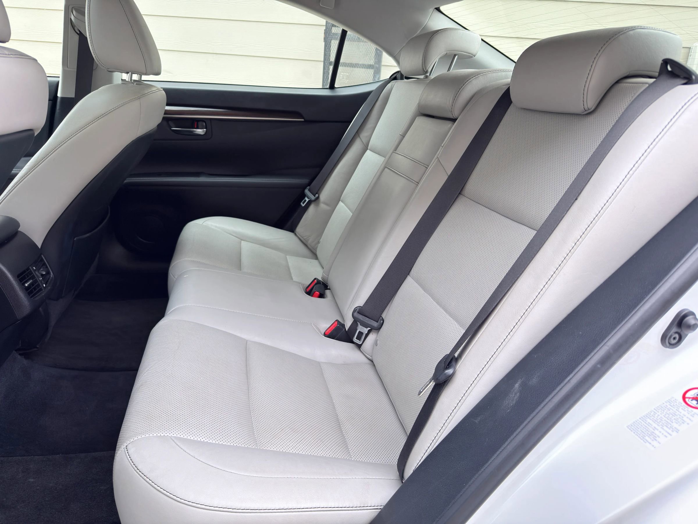 Used 2015 Lexus ES 350 w/ Luxury Package image 19