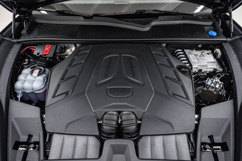New 2026 Porsche Cayenne GTS AWD/4WD image 29