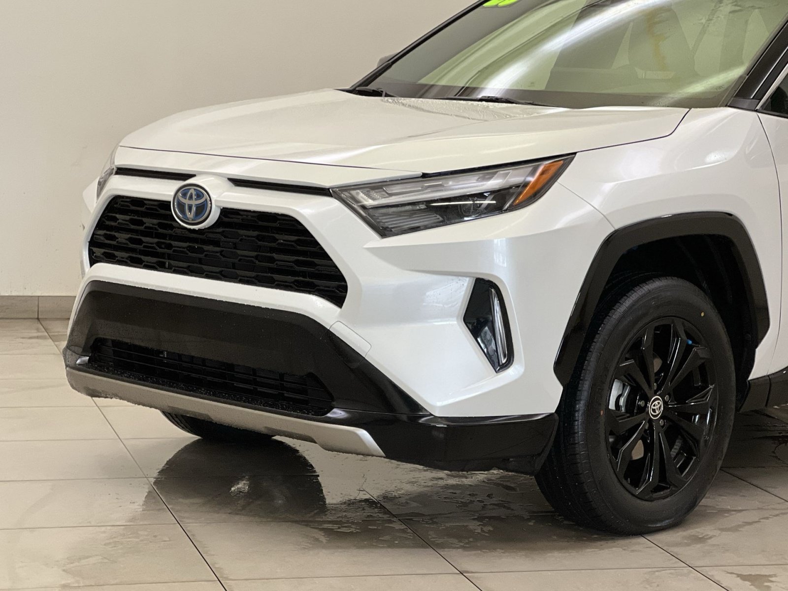 Used 2023 Toyota RAV4 XSE AWD/4WD image 28