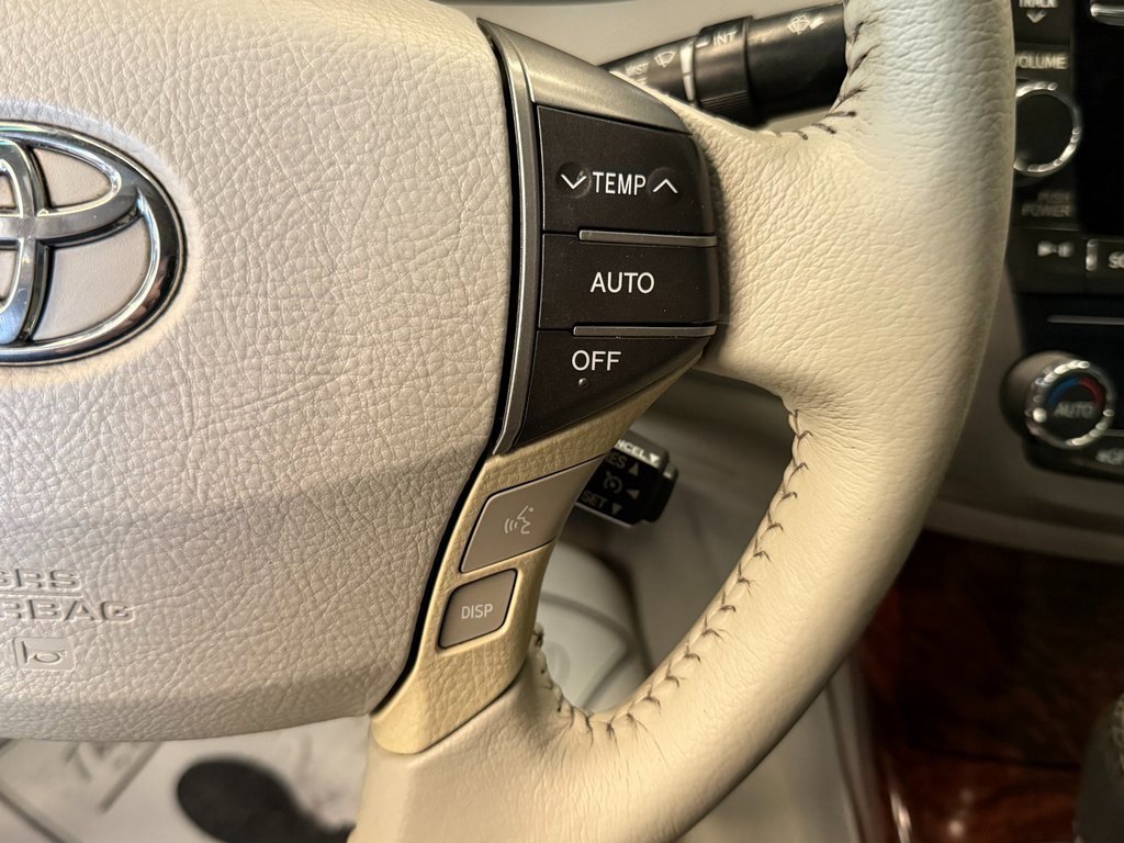 Used 2012 Toyota Avalon Limited image 10