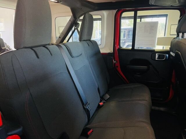Used 2025 Jeep Wrangler Unlimited Rubicon AWD/4WD image 13