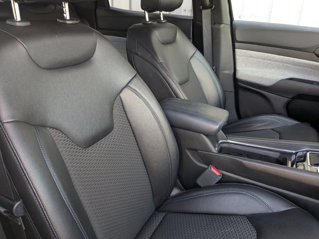 Used 2025 Jeep Compass Latitude AWD/4WD image 27