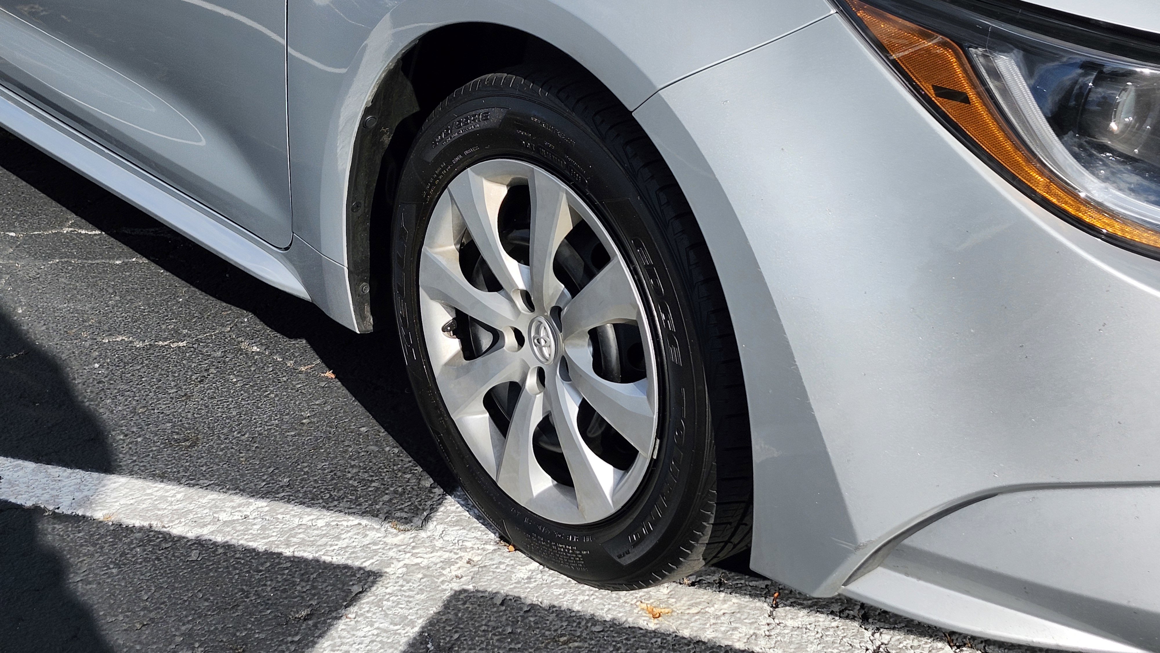 Used 2023 Toyota Corolla LE image 29