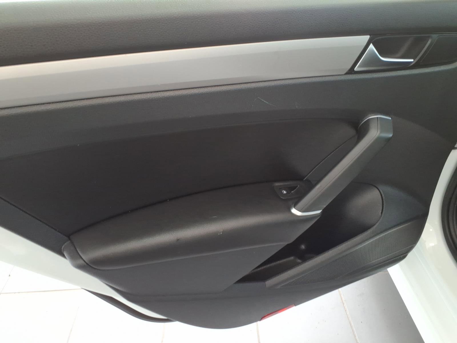 Used 2020 Volkswagen Passat 2.0T SE image 15