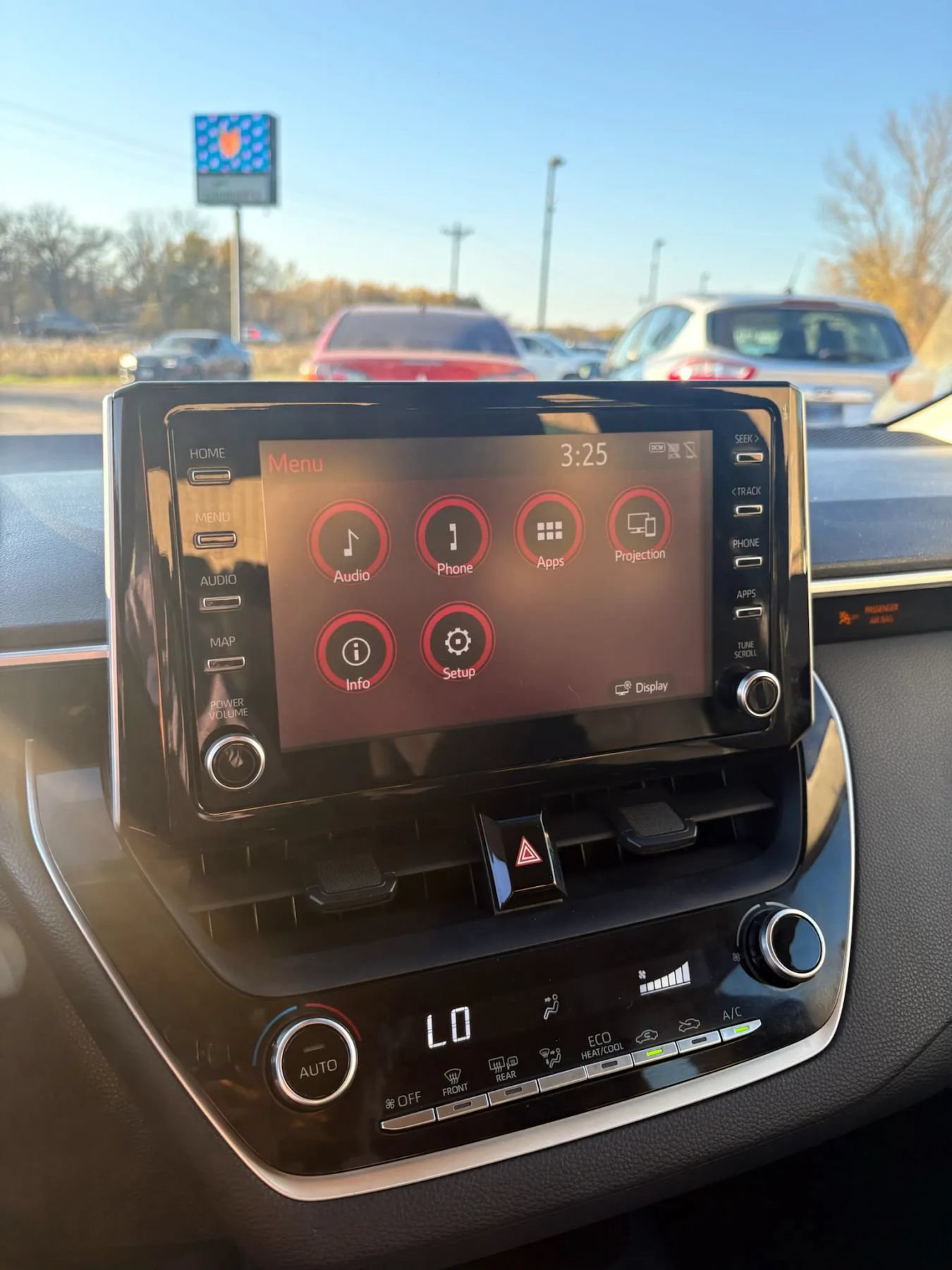 Used 2020 Toyota Corolla LE FWD image 18