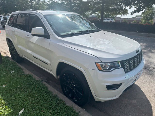 Used 2018 Jeep Grand Cherokee Altitude AWD/4WD image 2