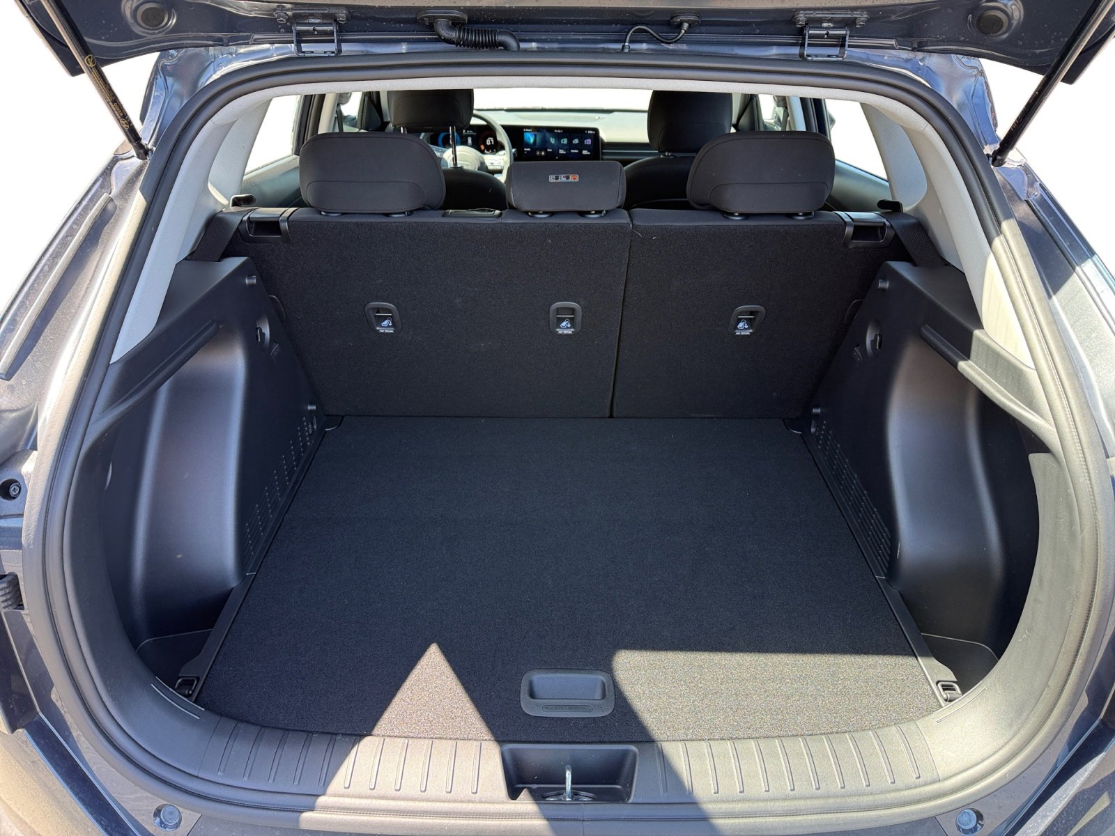 Certified 2025 Hyundai Kona SE image 17